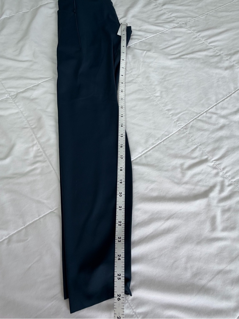 Nike Dri-Fit Universa High waisted 7/8Leggings, Women’s Size Medium, Like New - Picture 7 of 9